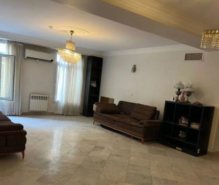 خریدار آپارتمان ۱۰۰متری